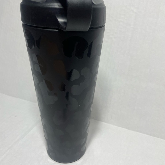 HydroJug Black Camo Water Bottle – Large Reusable Jug with Flip Top Lid - Picture 2 of 11